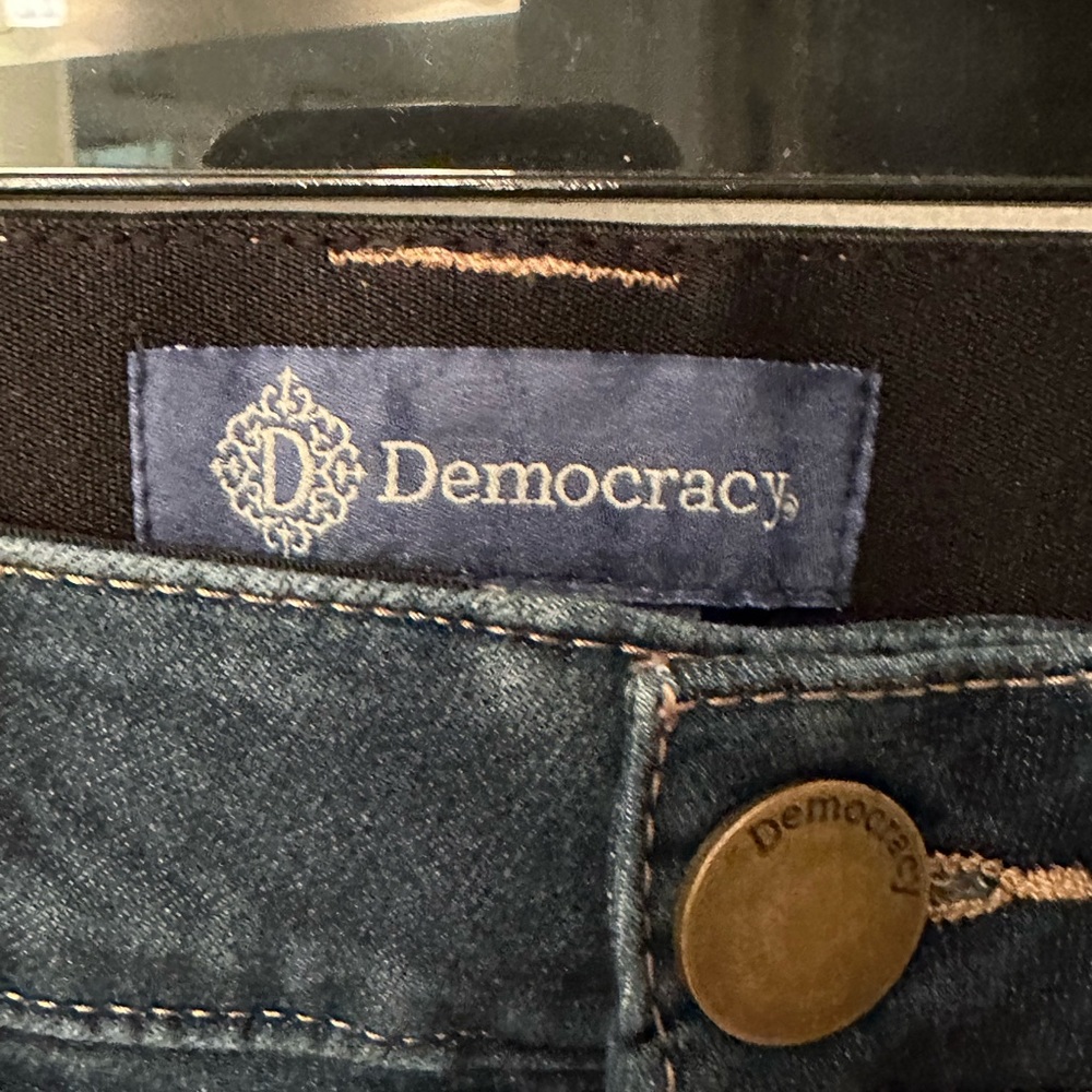 Democracy Denim Shorts - Picture 12 of 13